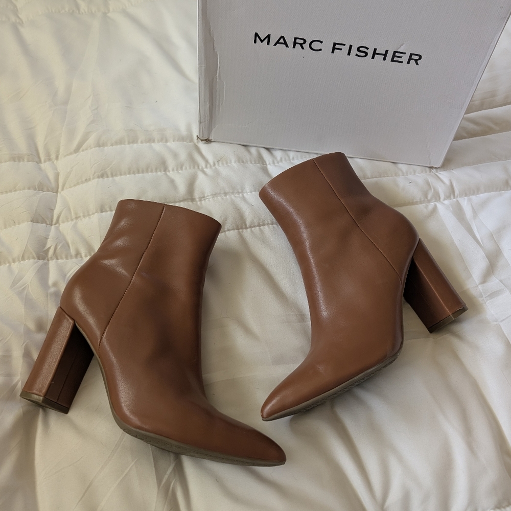 Marc Fisher Women's Size 7.5 Glorena Medium Natural Tan Leather Zip Ankle Bootie - Picture 6 of 17